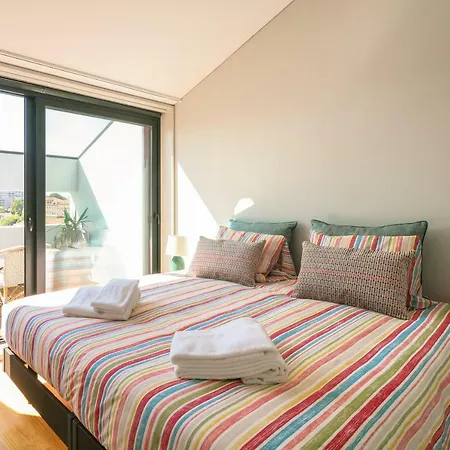Insight Cedofeita- Parking, Balconies & Ac Apartamento