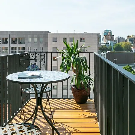 Insight Cedofeita- Parking, Balconies & Ac דירה